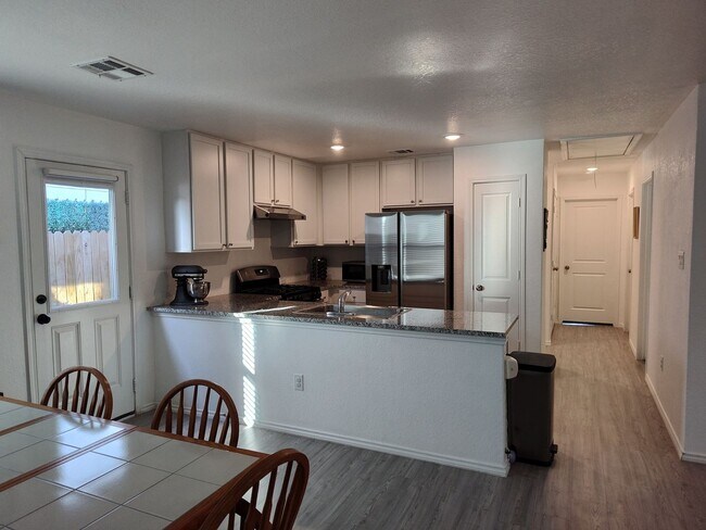 12911 Chinali Springs, Saint Hedwig, TX 78152 - photo 5