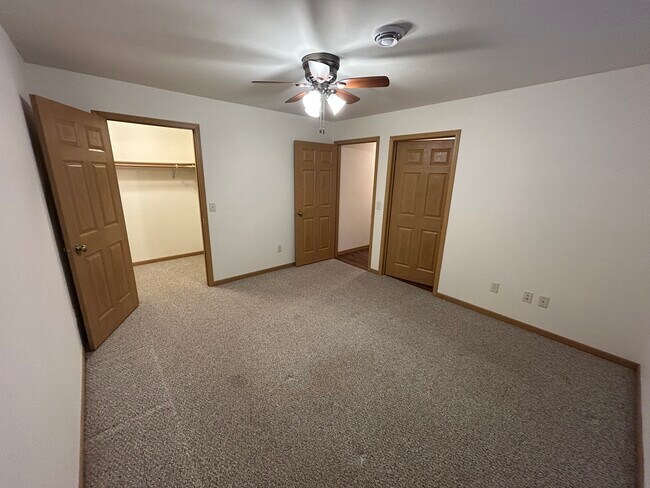 4810 Southridge Ct unit 1, Eau Claire, WI 54701 - photo 5