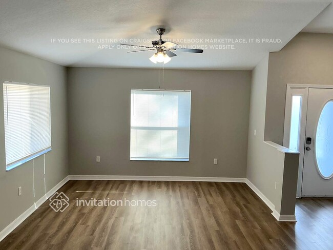 11227 Lake Lanier Dr, Riverview, FL 33569 - photo 3