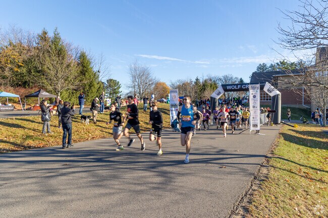 Carnot-Moon gets going on the Harvest Moon Race at St. Phillip's Church.