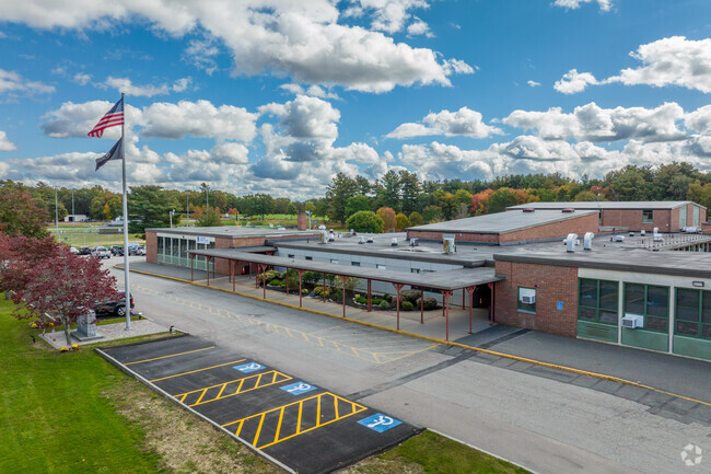 Bellingham Memorial Middle serves Grades 4-7