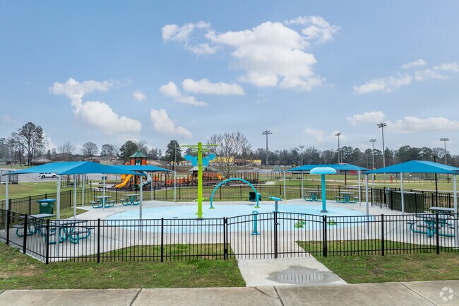 Petal’s Friendly Park Splash Pad is a popular spot for kids to cool off and play.