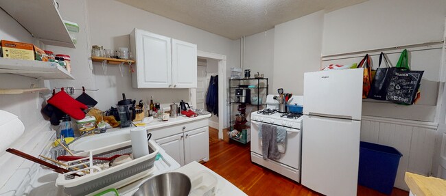 11 Eustis St unit 3, Cambridge, MA 02140 - photo 2