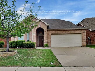2824 Maple Creek Dr, Fort Worth, TX 76177
