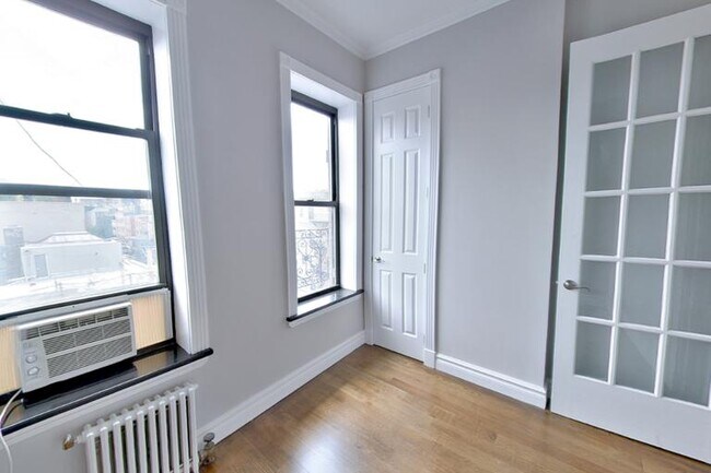 199 E 3rd St unit 5, New York, NY 10009 - photo 4