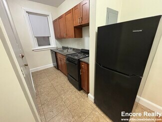 93 Lancaster Terrace Unit 107, Brookline, MA 02446