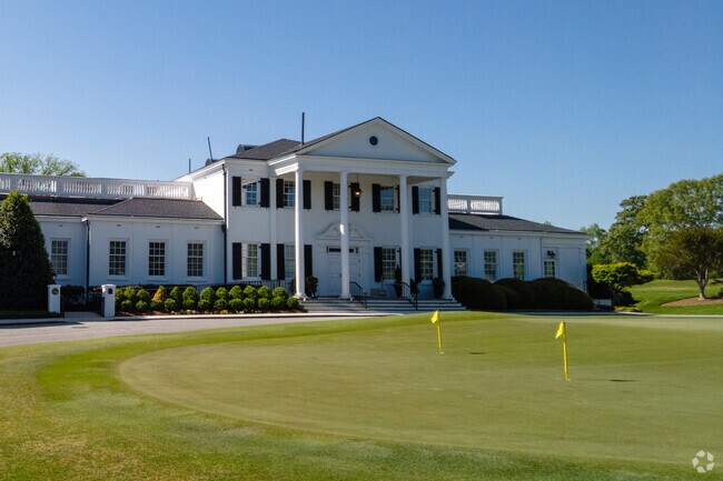 Starmount Forest. Administration building in Starmount Forest Country Club