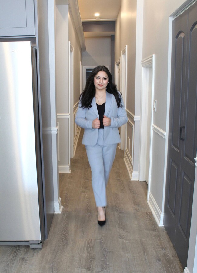 Agent Photo