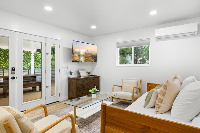 321 N Gertruda Ave unit B, Redondo Beach, CA 90277 - photo 4