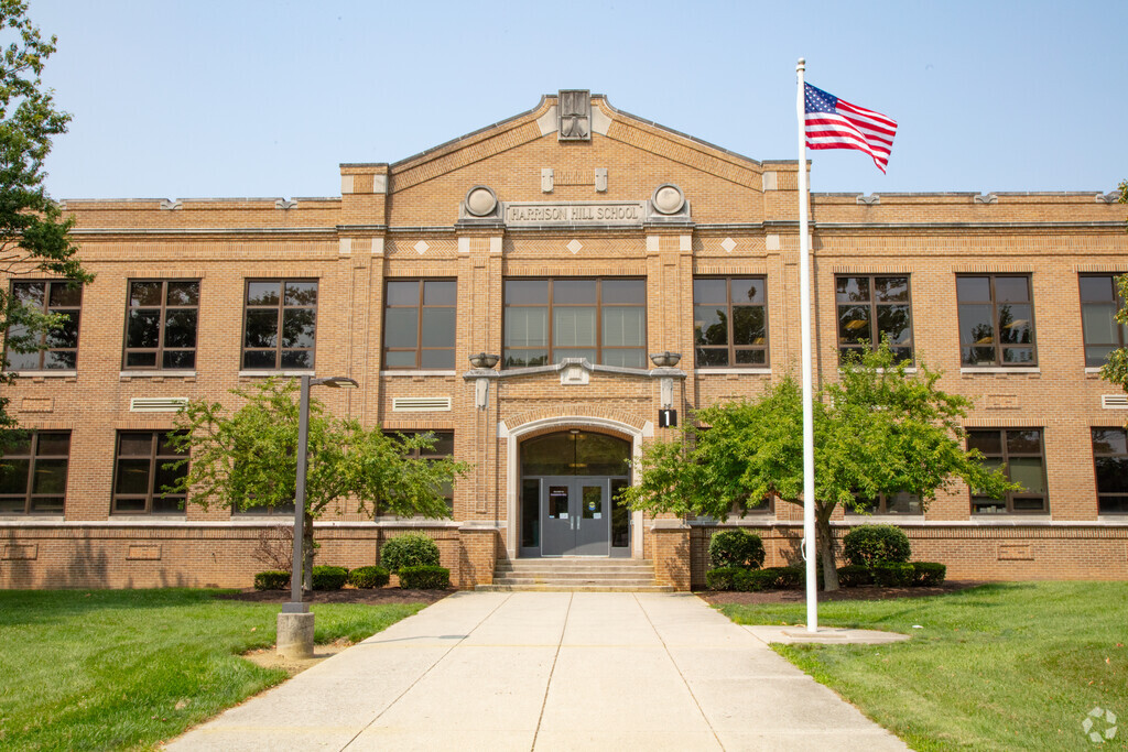 Harrison Hill Elementary School building in Harrison Hill.