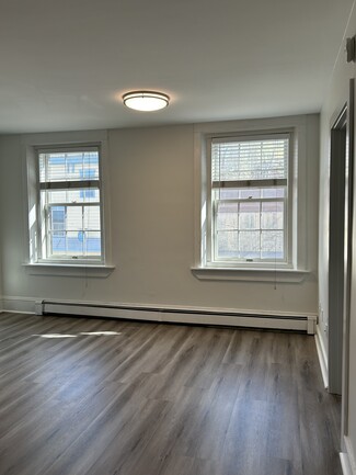 323 Water St Unit Apartment 1, Gardiner, ME 04345