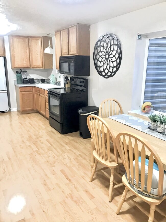 544 S Carterville Rd unit 2 Bedroom River Bott, Orem, UT 84097 - photo 2