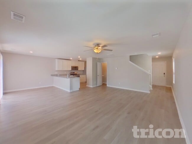 2124 Southlea Dr, Inman, SC 29349 - photo 2