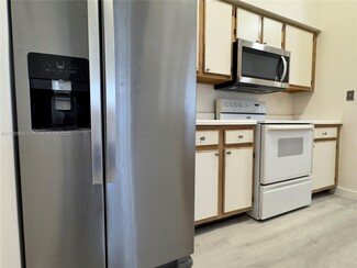 2880 N Oakland Forest Dr, Oakland Park, FL 33309