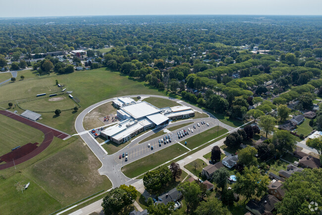 The Handley School has a student-teacher ration of 19 to 1.
