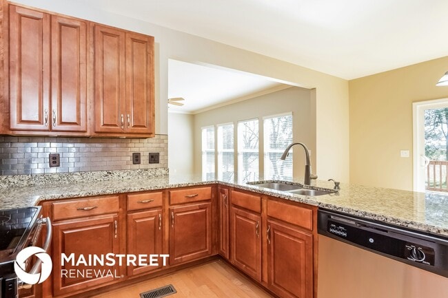 422 Laurel Hills Dr, Mount Juliet, TN 37122 - photo 6