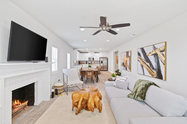 235 W Woodin Blvd unit Main, Dallas, TX 75224 - photo 4