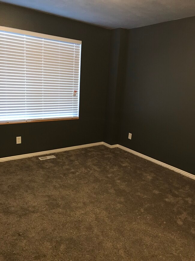 434 W 7th St, Ogden, UT 84404 - photo 4