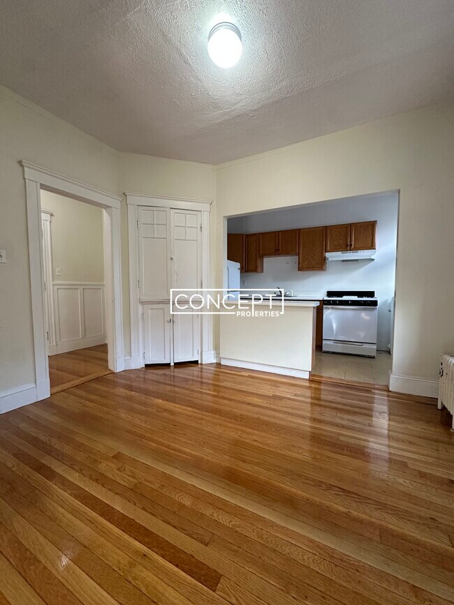 1788 Beacon St unit 6, Brookline, MA 02445 - photo 4