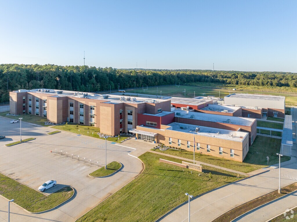 The Student to Teacher Ratio at Haughton Middle School is 21.