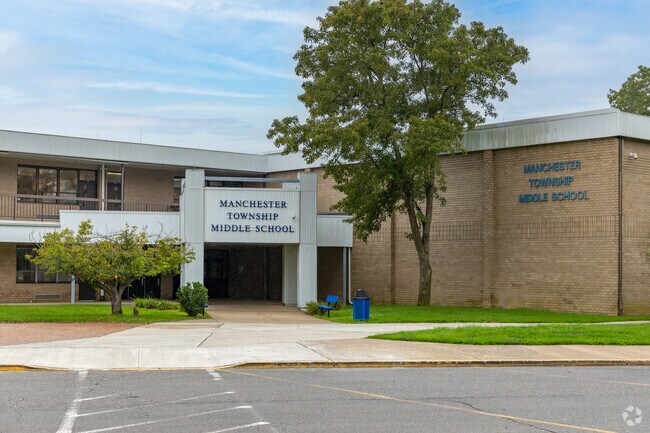 Welcome all young learners in grades 6-8 to the Manchester Township Middle School which gets a B grade from Niche.