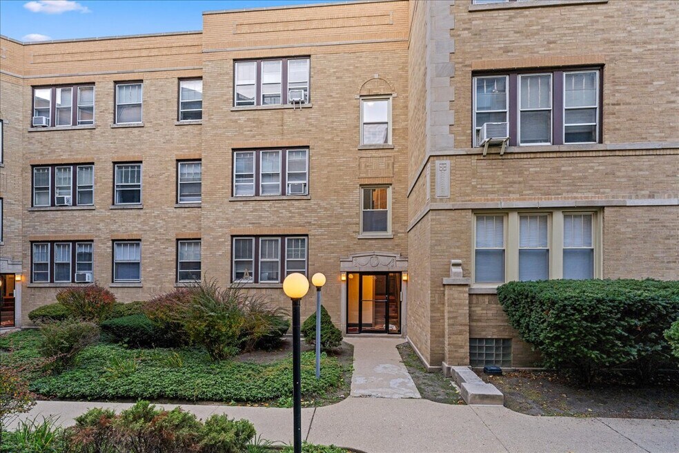 901 W Altgeld St unit 1B, Chicago, IL 60614 - photo 1