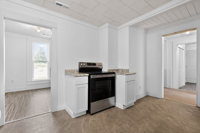 992 N Maple St, Corydon, IN 47112 - photo 4