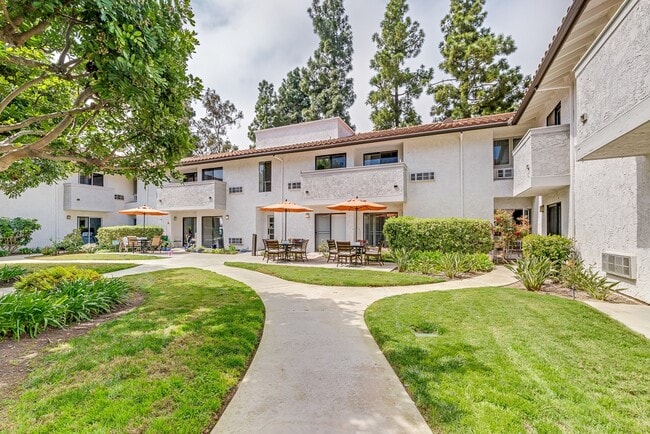 Encinitas Senior Living - 55+ Active Adult Apartments, Encinitas, CA 92024 - photo 5