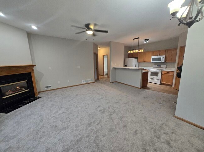 950 67th St unit 412, West Des Moines, IA 50266 - photo 2