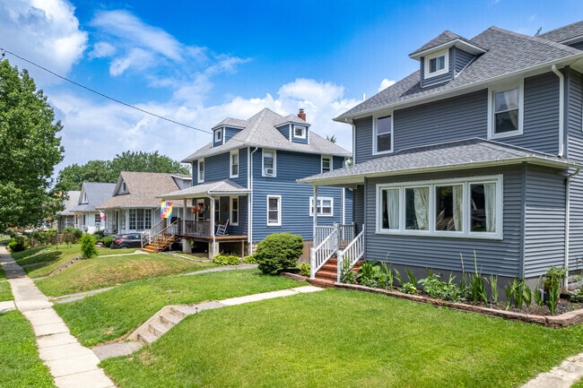 Audubon has lots of long straight roads and sidewalks to easily walk around the neighborhood.
