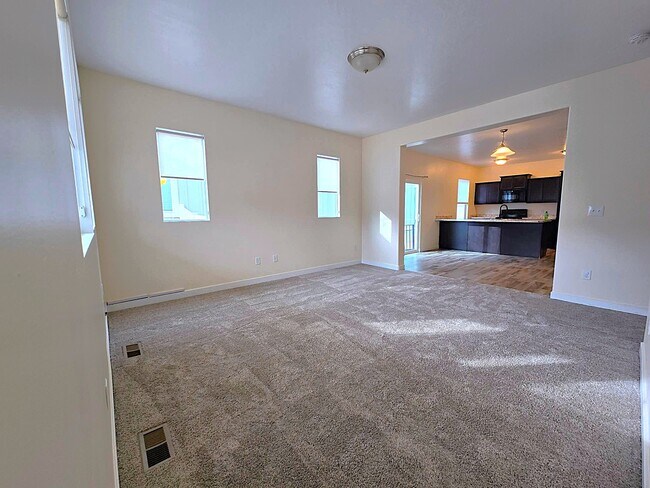 34 E Legacy Pkwy, Saratoga Springs, UT 84045 - photo 3