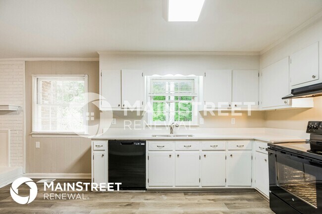 4545 Kinlock Dr, Durham, NC 27712 - photo 5