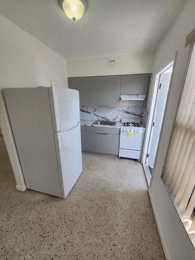 660 83rd St Unit Apartment 4, Miami Beach, FL 33141