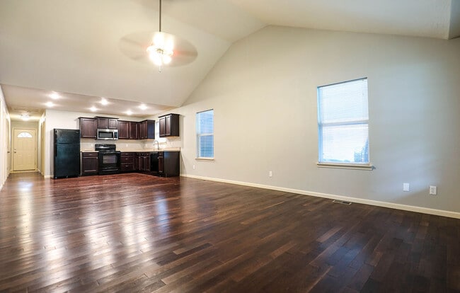 1330 S Pennsylvania Ave, Springfield, MO 65807 - photo 2