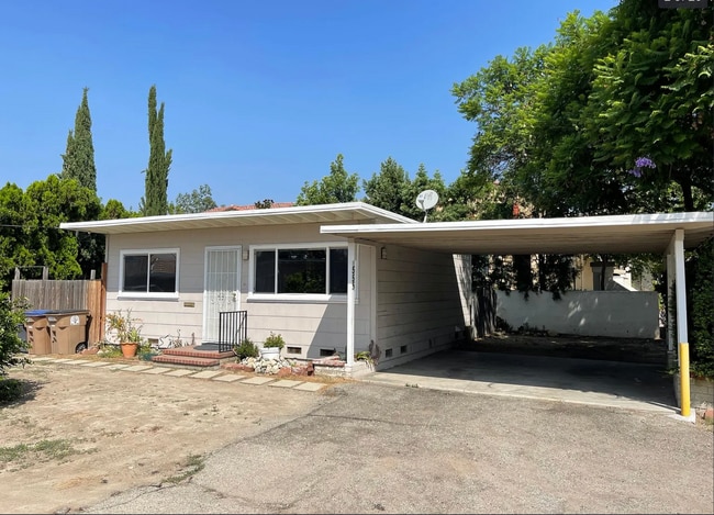 555 S Indian Hill Blvd, Claremont, CA 91711 - photo 2