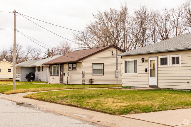 Roberts Park is filled with shotgun- and ranch-style homes packed tightly together.