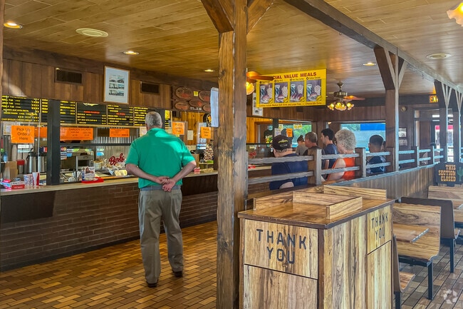 Schell's Restaurant serves up hot dogs, hamburgers, and more in the Temple neighborhood.