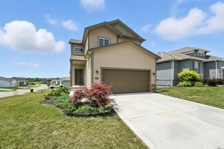 12512 S Parkwood Ln, Lake Lotawana, MO 64086