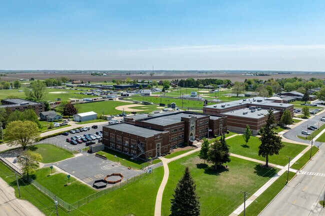 Dummer Elementary School offers a space where all people can learn and thrive.