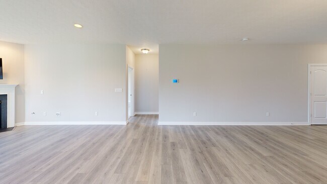 6213 Burgin Dr, Whitestown, IN 46075 - photo 2