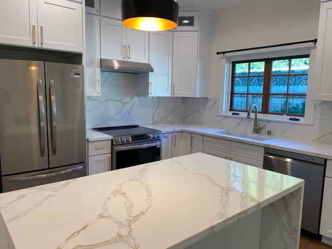 1077 E Howard St, Pasadena, CA 91104 - photo 3