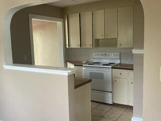 2053 Monroe St, Wilmington, NC 28401