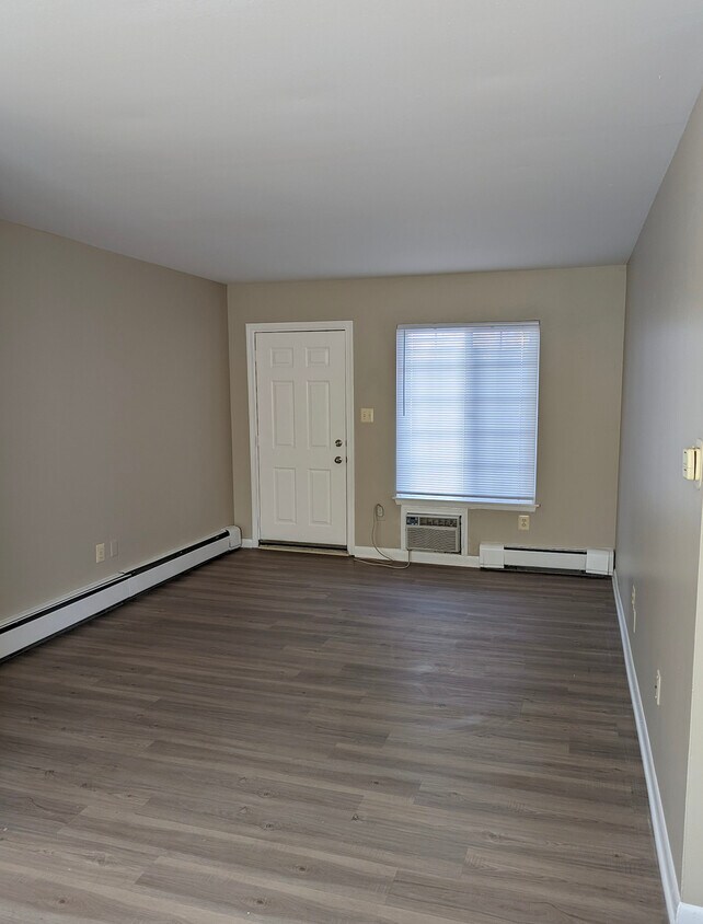 Melvindale Square 17250 Raupp St, Melvindale, MI