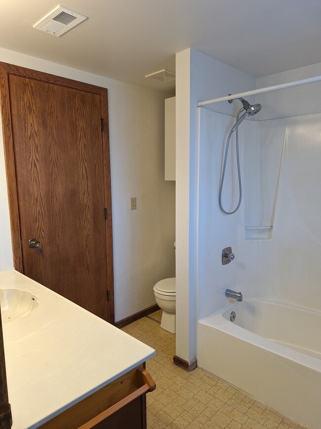 1305 Galeta Ave unit C, Norfolk, NE 68701 - photo 5