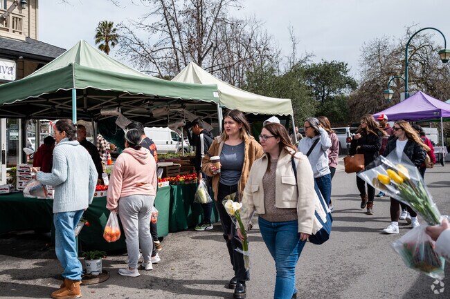 Pleasanton Farmers' Market features a revolving selection of local, high quality produce.