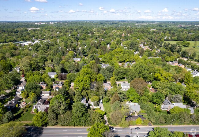 Poplar Hill is a mostly residential neighborhood located in North Baltimore.