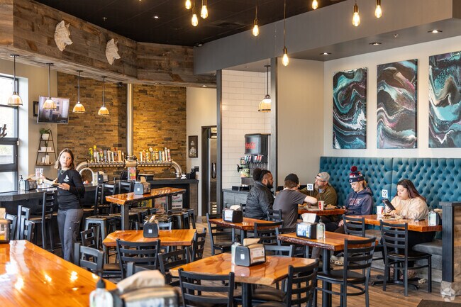 Campbell Park residents gather for food and drink at Bread and Brew.