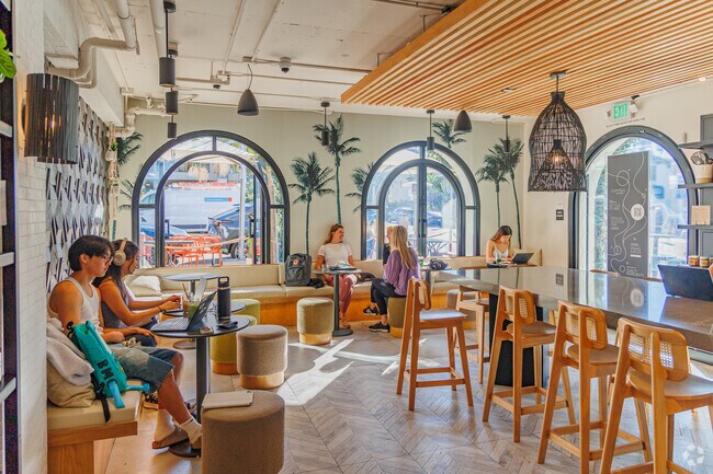 MRKT is an upscale market in La Jolla Shores with plenty of relaxation space.