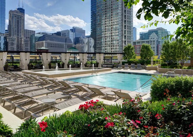 68 W Hubbard St unit 4706, Chicago, IL 60654 - photo 2