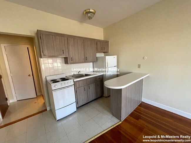 1337 Commonwealth Ave unit 3, Boston, MA 02134 - photo 5